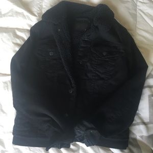 Women’s Levi’s black denim jacket, fleece lining
